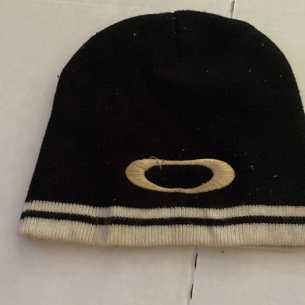 Oakley Beenie
